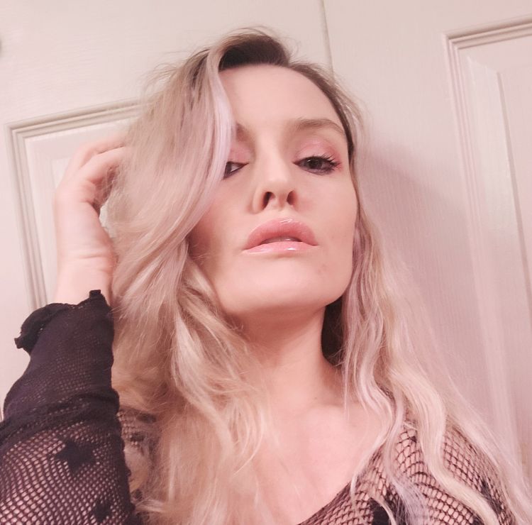 𝕯ᥲіᥒsᥣᥡ 𝕻ᥲіgᥱ