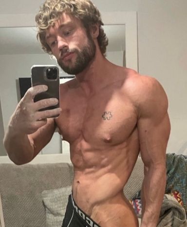 Best Daddy OnlyFans Accounts in March 2026 | Fansearch
