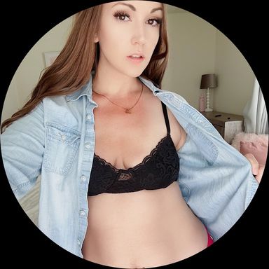 Best Hot Mom OnlyFans Accounts in August 2025 | Fansearch