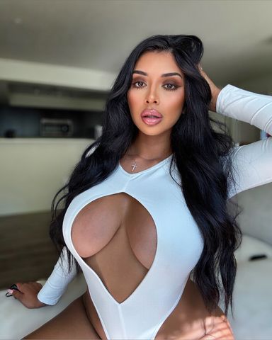 Best Barbie OnlyFans Accounts in August 2025 | Fansearch