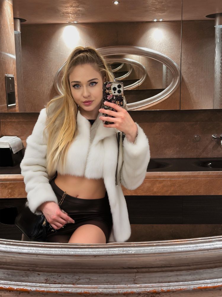 Lilly FREE