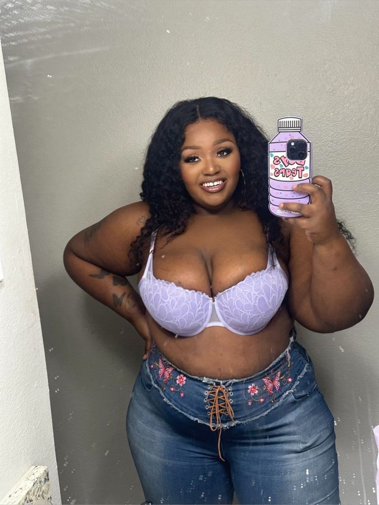 Your fave bbw ๐ฉท๐ฆ