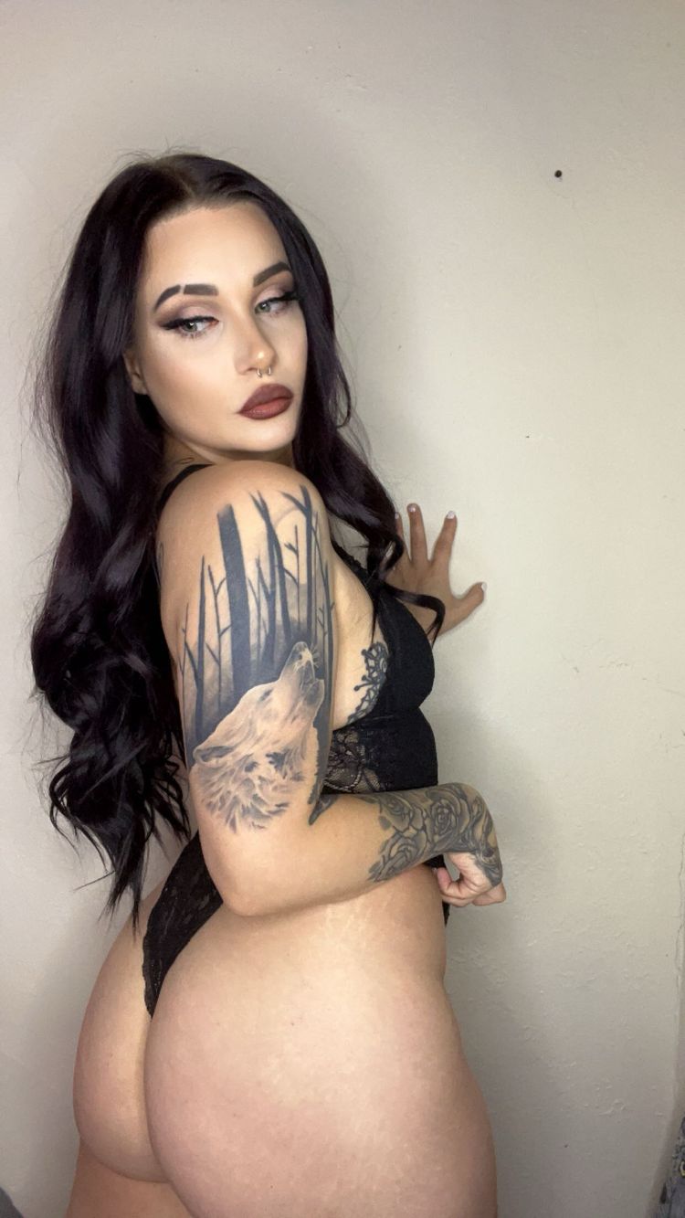 Phoenixxx Rose🥀