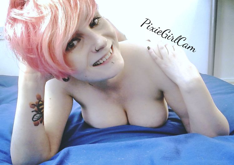 Pixie Skye 👻 KINKY BREEDABLE EMO🖤